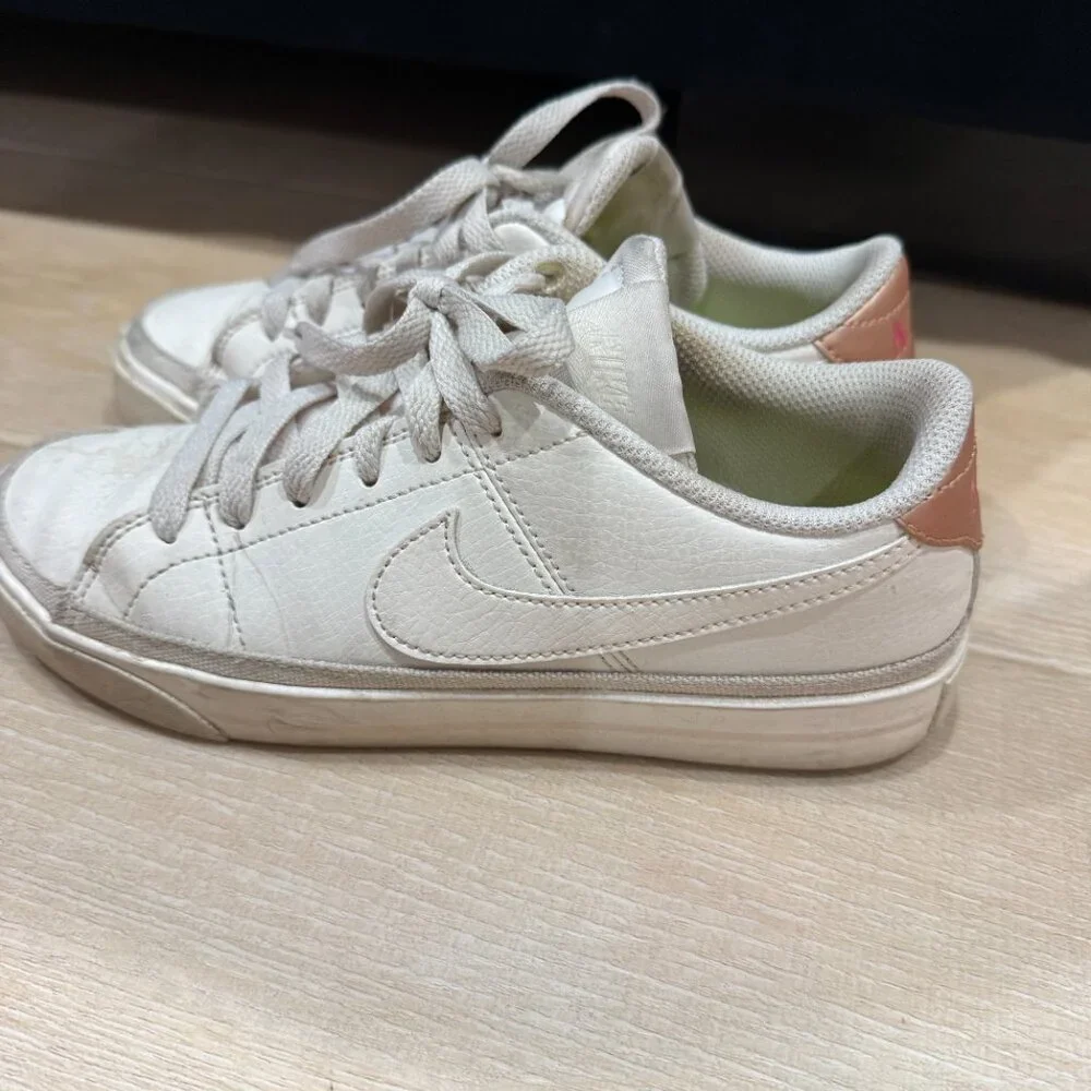 Nike Court Legacy Size 5